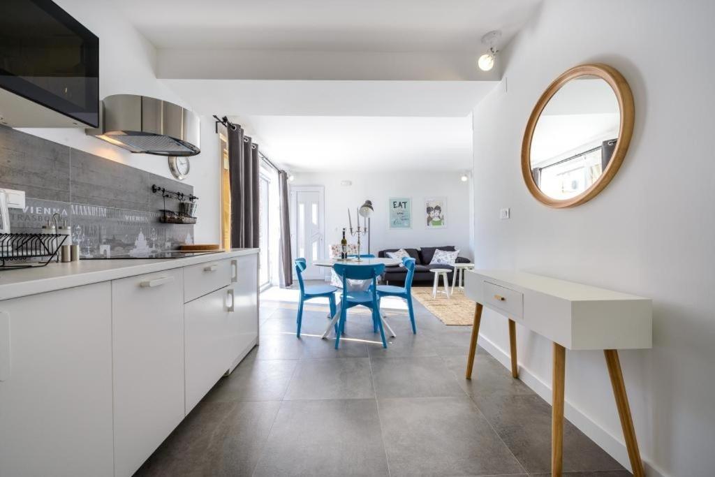 Apartments Villa Capitano 믈리니 객실 사진