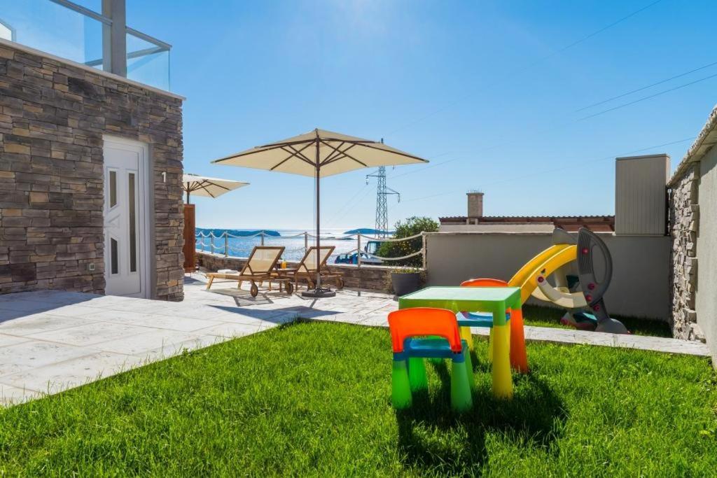Apartments Villa Capitano 믈리니 객실 사진